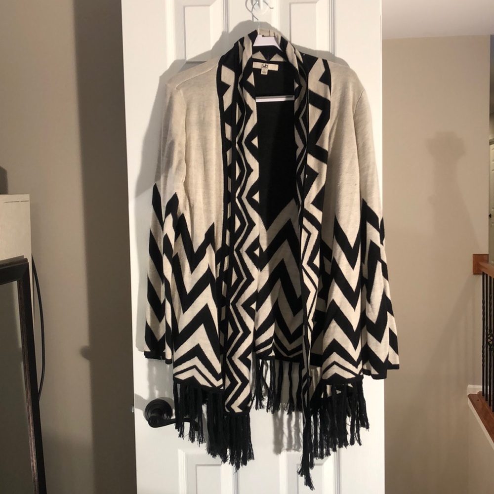 Ya Large cream and black chevron cardigan
